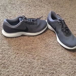 Men’s Nike size 10